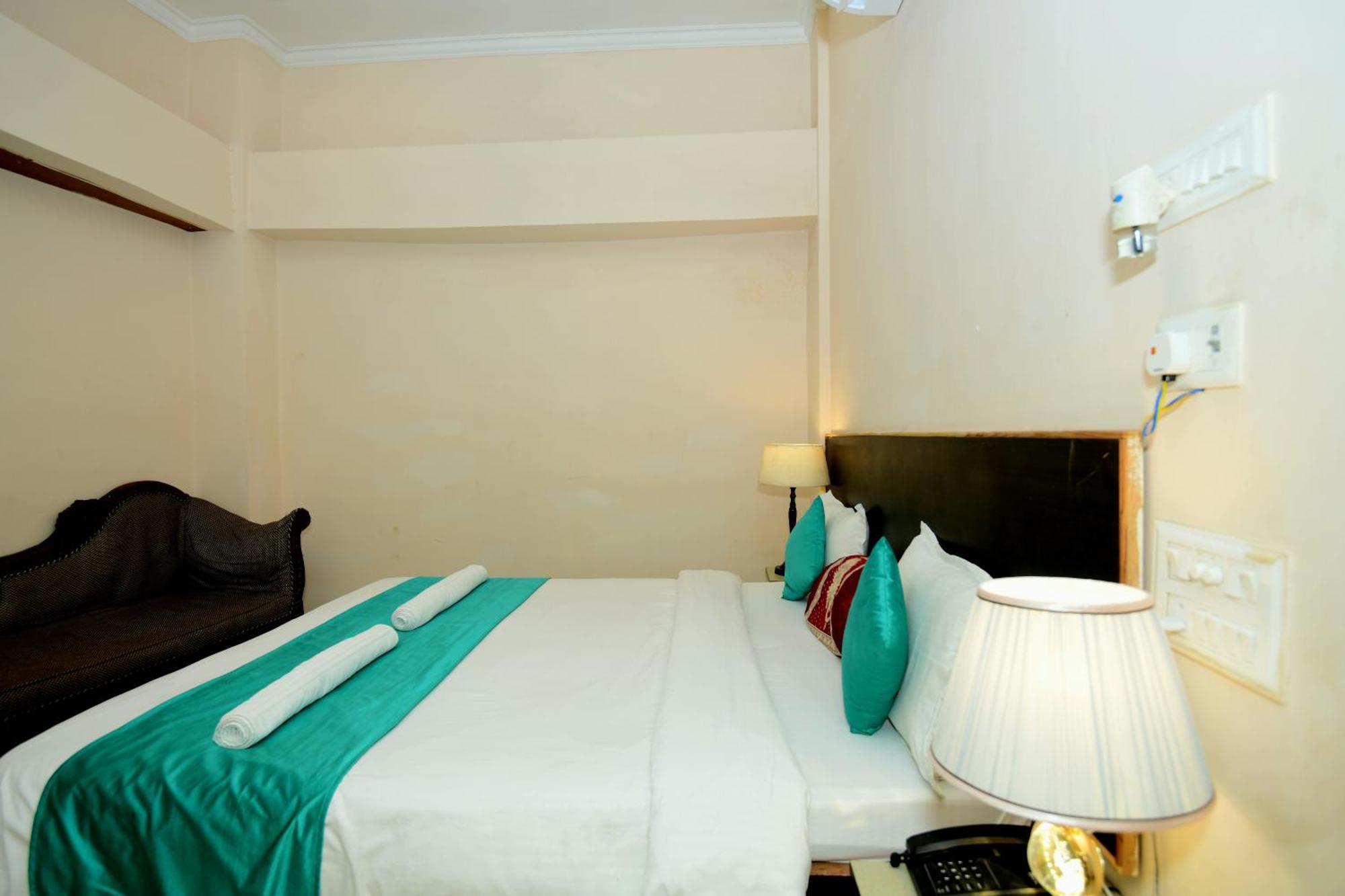 Ap Palace Hotel, Ayodhya ภายนอก รูปภาพ