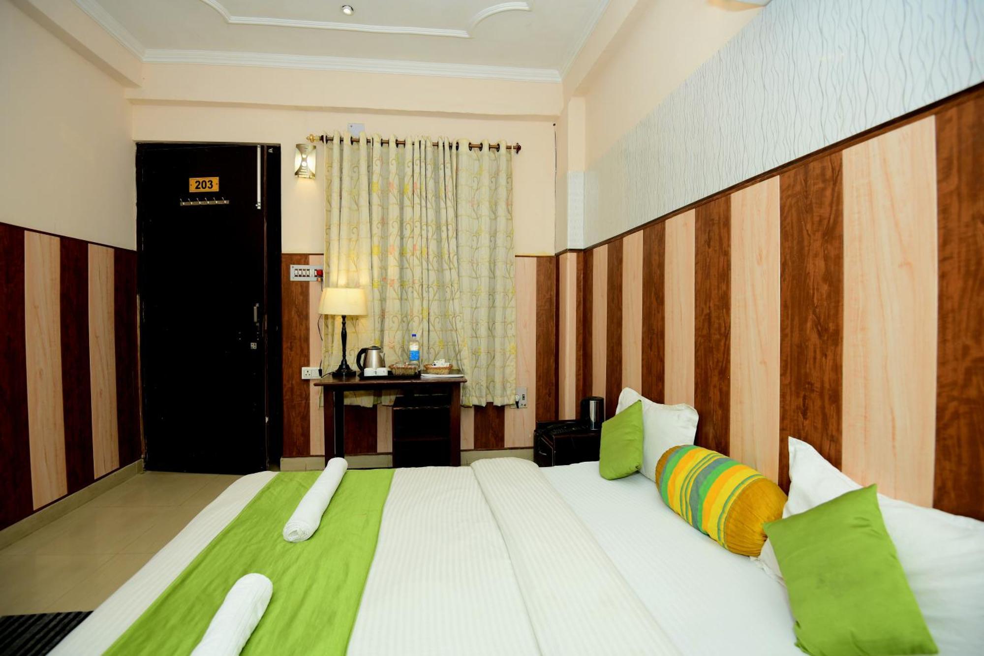 Ap Palace Hotel, Ayodhya ภายนอก รูปภาพ