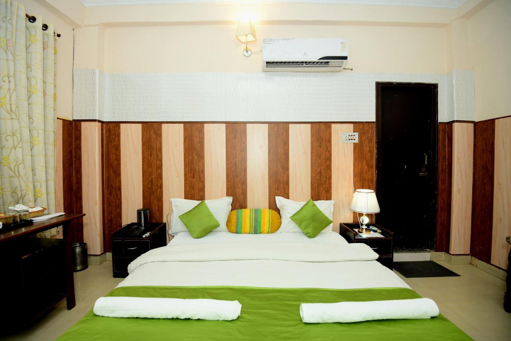 Ap Palace Hotel, Ayodhya ภายนอก รูปภาพ