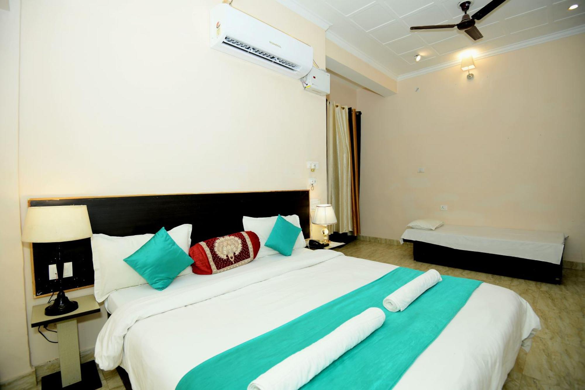 Ap Palace Hotel, Ayodhya ภายนอก รูปภาพ