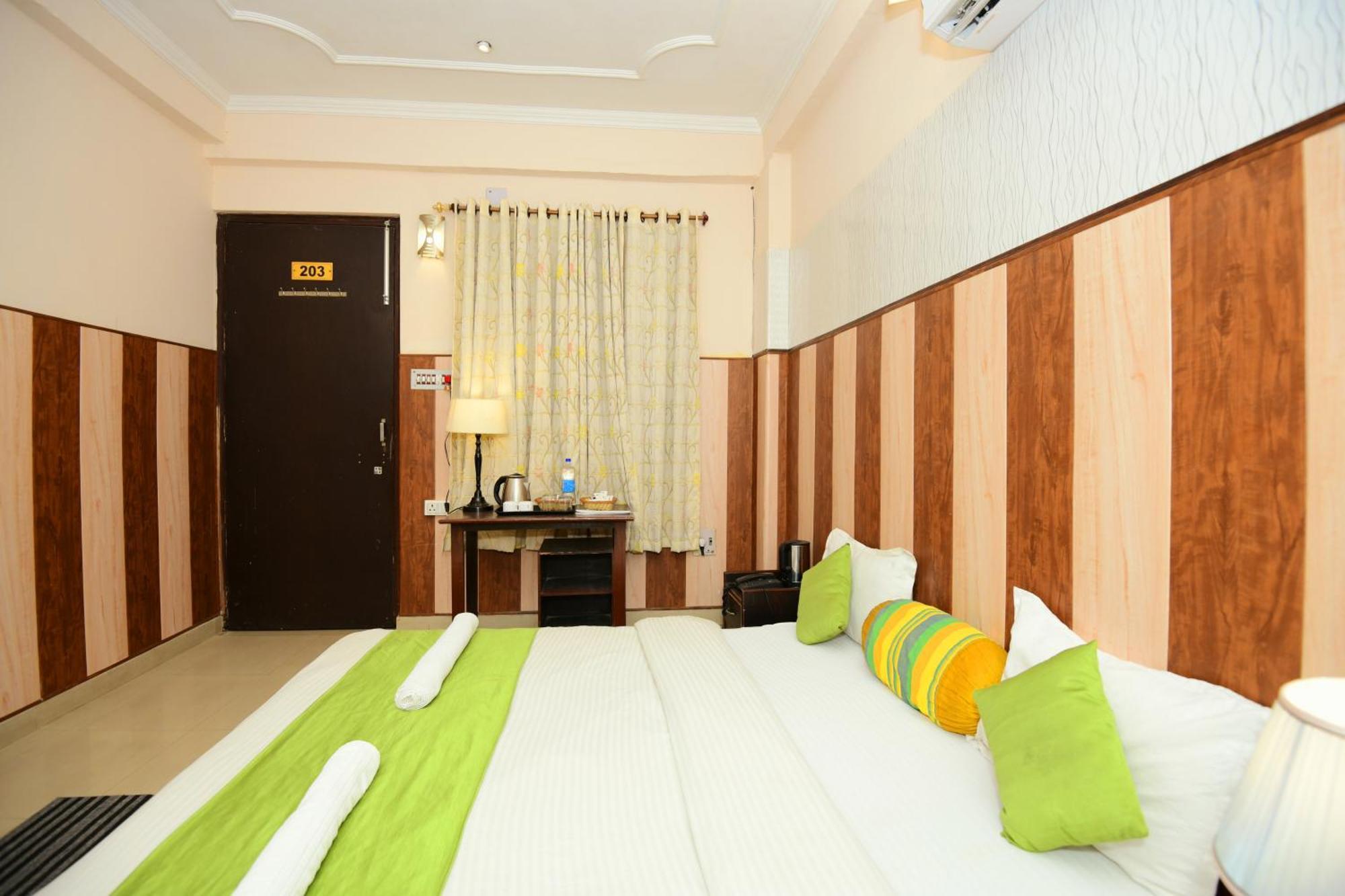 Ap Palace Hotel, Ayodhya ภายนอก รูปภาพ