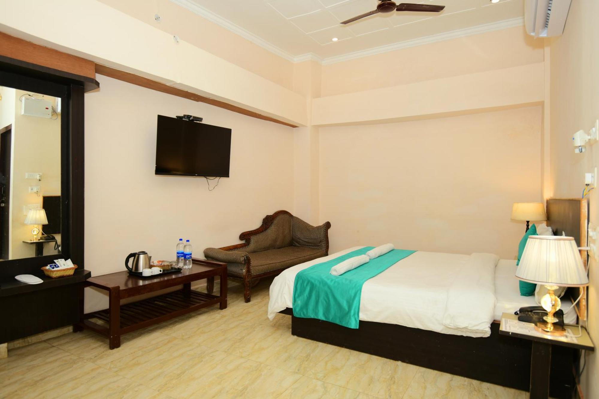 Ap Palace Hotel, Ayodhya ภายนอก รูปภาพ