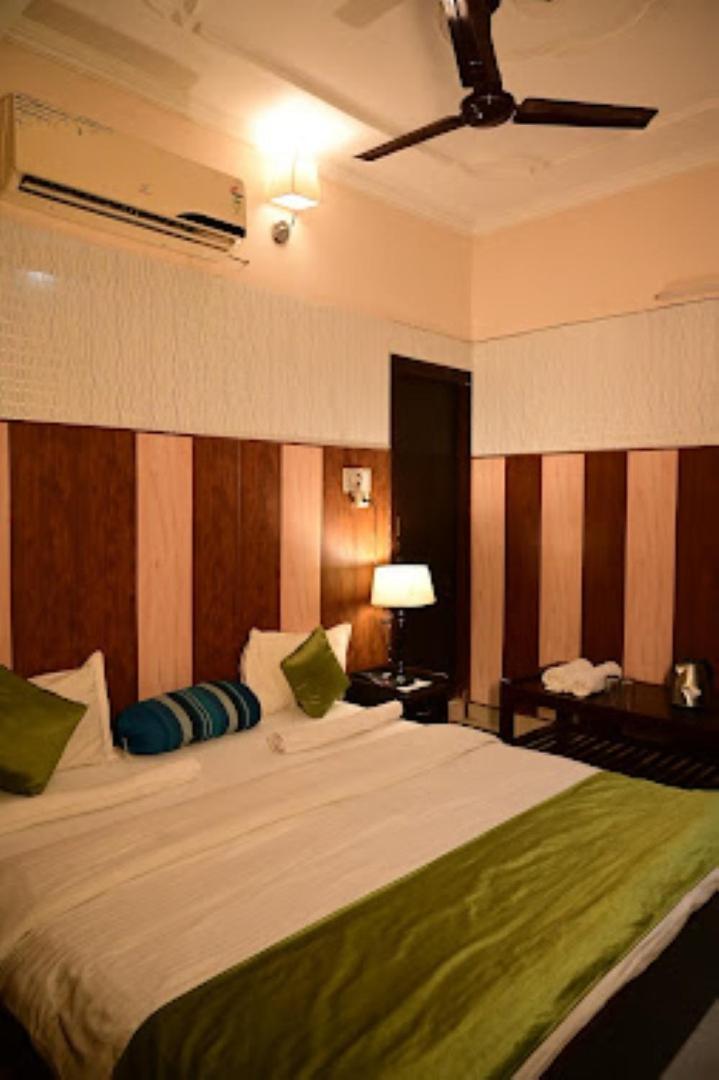 Ap Palace Hotel, Ayodhya ภายนอก รูปภาพ